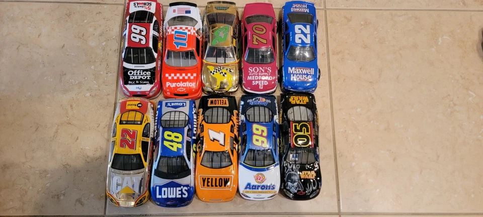 Lot Of 10 Nascar 1/24 Scale Die Cast Cars - Image 1 of 1