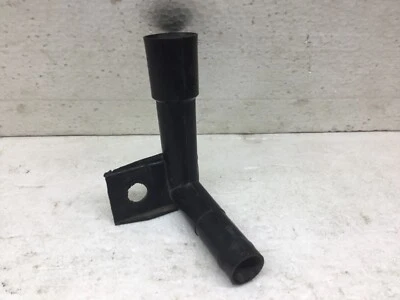 Codo de drenaje OEM Volkswagen sin ventilador de aire fresco se adapta a tipo 1 Bug Beetle 68 a 77 Foto 1 de 4