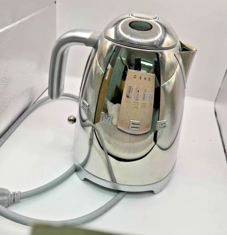 SMEG Smeg Electric Kettle-1.7L (Silver) 7 Cup Capacity - Image 1 of 4