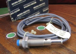 Micro-Switch Proximity Sensor In 9.6-36vdc Out 200mA Honeywell FYFB4R7-2 - Picture 1 of 6