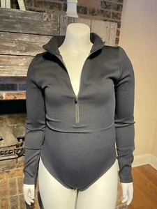 OQQ black Bodysuit Sexy Ribbed Front Zip Size Large - Picture 1 of 6