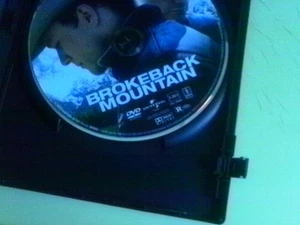 BROKEBACK MOUNTAIN FULL SCREEN DISC IN PACKAGE dvd - Picture 1 of 3