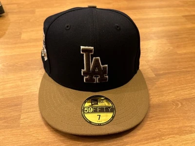 Parche 50 aniversario negro y tostado de los Dodgers DEFECTO NUEVO SIN ETIQUETAS NEW ERA 59FIFTY TALLA 7 Foto 1 de 4