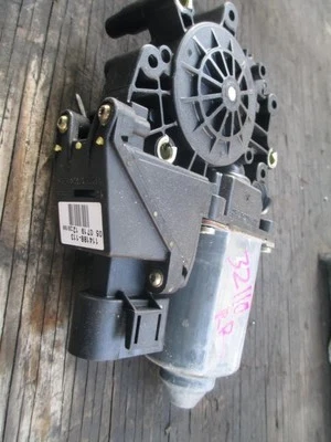 Passenger Power Window Motor Rear Model VIN D Fits 96-02 AUDI A4 454406 - Image 1 of 4