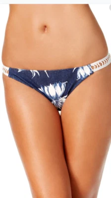 Parte inferior de natación de bikini hipster con lados de ganchillo floral para mujer Roxy, azul marino, talla M Foto 1 de 3