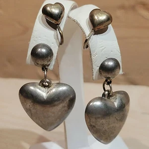 Dos pares de pendientes de corazón con clip y colgantes de 1,5" bisutería de colección - granero elegante - Imagen 1 de 12