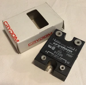 Crydom D1225 25A 24-140VAC Output 3-32VDC Control - Picture 1 of 2