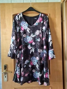 Kleid von Wallis in Gr. 36 - Bild 1 von 8