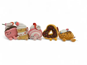 JUEGO DE 5 PELUCHES GIGGLE SCAPE 6" - Nuevo con etiquetas exclusivo de San Valentín 2025 Target - Imagen 1 de 7