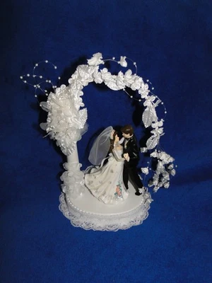 New Wilton Designer Series Romantic Moments Wedding CakeTop Black Coat # 118-651 - Image 1 of 4