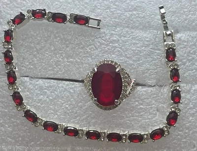 VINTAGE RUBY RED RING BRACELET - Image 1 of 4