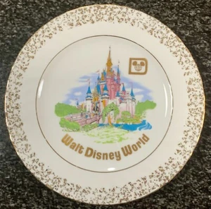 Vintage 1970’s Walt Disney World Collector’s Plate Cinderella’s Castle WDW - Picture 1 of 3