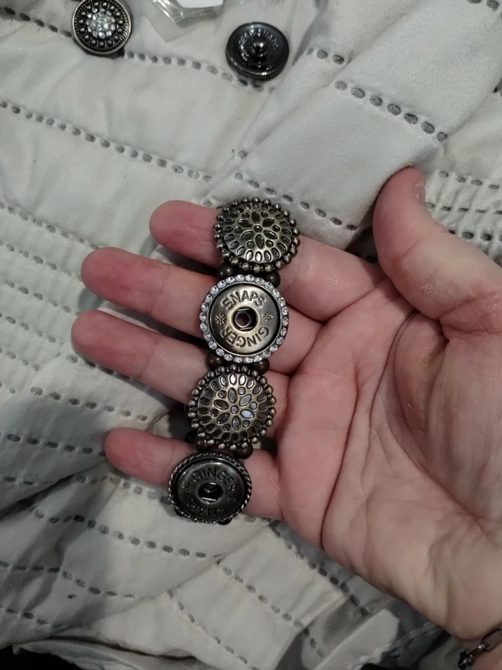 Pulsera y broches de presión de jengibre Foto 1 de 4