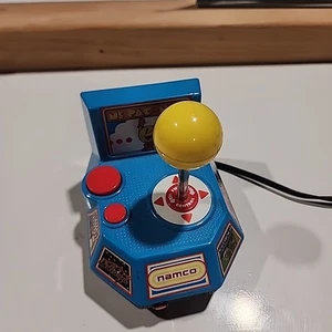 Ms. Pac-Man 5 in 1 Plug and Play Video Game Namco by Jakks (2004) - Picture 1 of 7