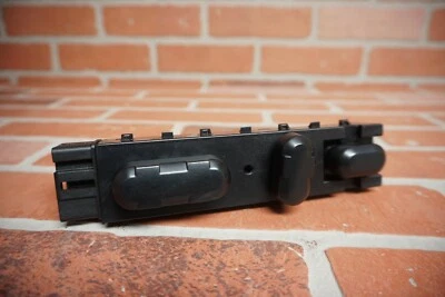 Interruptor de control de ajuste del asiento del lado del conductor delantero izquierdo Lincoln Zephyr 2006-2009 OEM* Foto 1 de 4