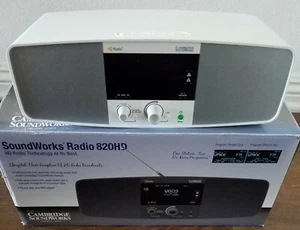 Stazioni FM Cambridge Soundworks Radio 820HD AM alta qualità colore bianco - Foto 1 di 12