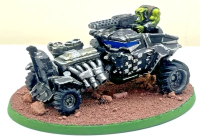 Ork Warbuggy Goff 3rd Party modelo profissional pintado: Warhammer 40K - Imagem 1 de 4