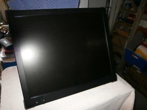 19 inch LCD monitor Hi Res by Xtalclear. 240 Vac. built in speakers & metal case - Photo 1/6