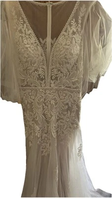 New  Off white wedding dress Size8  - Image 1 of 4