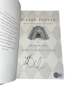 Libro firmado por Daniel Radcliffe Harry Potter y la cámara secreta certificado de autenticidad bajo ny - Imagen 1 de 5