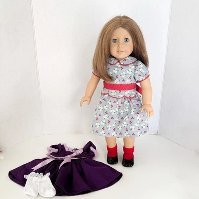 Muñeca American Girl Emily Bennett, pelo rojo Molly friend Meet vestido de Navidad Foto 1 de 4