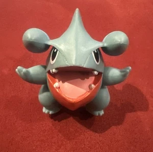 Figura de batalla Pokemon Gible 2019 WCT Wicked Cool Toys Jazwares - Imagen 1 de 6