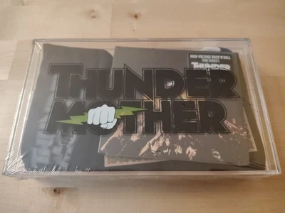 NEU / OVP / Ungespielt: Thundermother - Heat Wave Boxset / T-Shirt M / Sealed - Bild 1 von 4