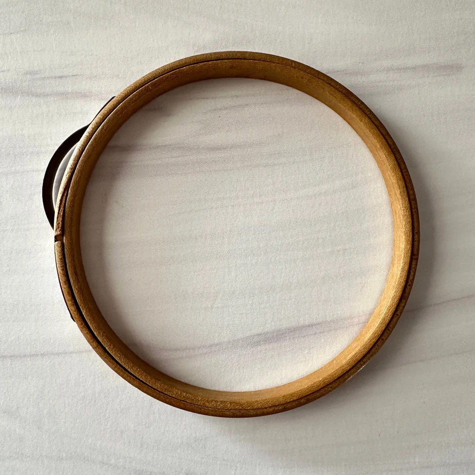 Princess Embroidery Hoop The Gibbs Mfg. Co. Vtg 5" Non-Felt Wooden Bow Spring - Image 1 of 4