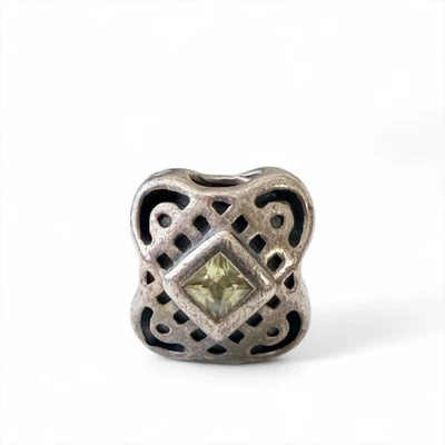 Dije de cuentas Chamilia de plata de ley 925 nudo celta circonita verde Foto 1 de 4