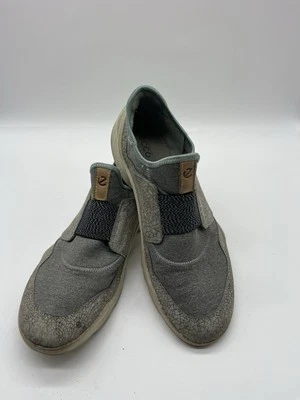 Zapatillas sin cordones Ecco Biom Street azules y grises claras talla 40/ EE. UU. para mujer 10 usadas en excelente estado Foto 1 de 4