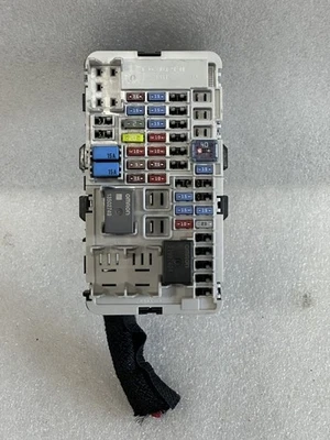 2016 2017 年 2018 雪佛兰 VOLT DASH 保险丝继电器盒 33192630 — 第 1/4 张图片