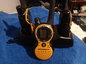 3 As Is Motorola Walkie Talkies With Charger - Zdjęcie 1 z 6