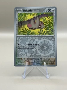 SLAKOTH #145/191 POKEMON Surging Sparks (Reverse Holo, quasi nuovo) INGLESE - Foto 1 di 4