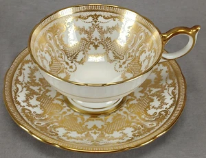 Aynsley Pattern 7949 Gold Floral Scrollwork Bone China Tea Cup & Saucer - Picture 1 of 12
