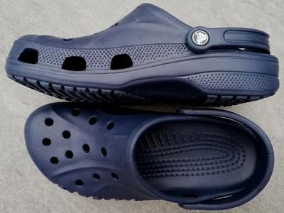 Crocs Gr. EU 42/43 Caymann Classic Clogs  UK M8/ W9   US M9/W11  blau Herren  - Bild 1 von 4