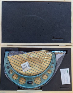INSIZE 3203-10 (NP# 3203-10A) Outside Micrometer, 9"- 10", Graduation .0001" - Picture 1 of 1