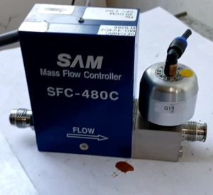HITACHI METALS SAM SFC480C HE 20CCM MASS FLOW CONTROLLER - Bild 1 von 4
