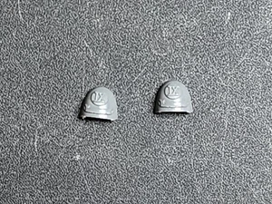 Warhammer 40k Miniatures Space Marines Commander Shoulder Pads Bits Lot, R18 - Picture 1 of 2