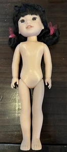 American Girl Wellie Wishers bambola Emerson capelli neri occhi marroni ottime condizioni B6 - Foto 1 di 4