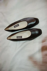 Bally Womens Shoes  Brown Slip on Size: R shoe 4 E L: shoe 4 1/2 E  - Picture 1 of 10