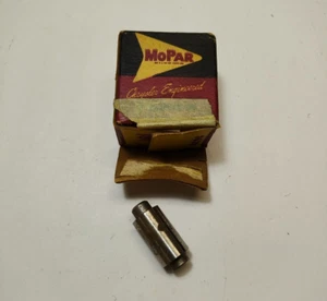 1955-1961 Dodge Plymouth Powerflite Torque Convertor Control Valve 2124247 NOS - Picture 1 of 4