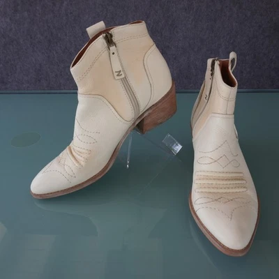 Zodiac Kelsey White Leather Western Ankle Boots Side Zip Booties Women's 8.5 - Image 1 of 4