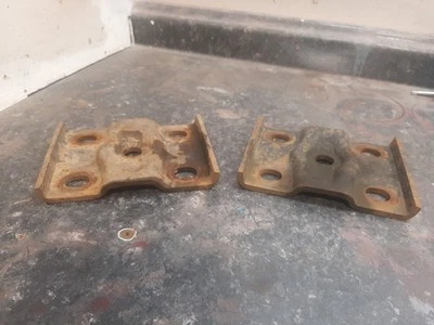 97-03 Ford F150 4x4 hoja trasera resorte grillete montaje soporte placas conjunto par OEM Foto 1 de 2