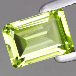 0.60ct 5.7x4mm Octagon Natural Untreated Green Peridot Gemstone, Myanmar - Picture 1 of 4