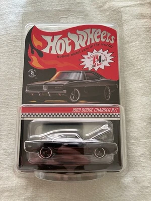 Dodge Charger R/T 1969 negro exclusivo de Hot Wheels - RLC 2020 Foto 1 de 4