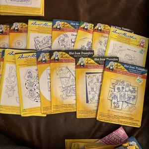 A Collection Of 12 Aunt Martha's Hot Iron Embroidery Transfers - Picture 1 of 7