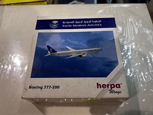 herpa wings 1:500 506373 Saudi Arabian Airlines B777-200 - Picture 1 of 3