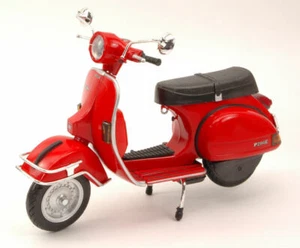Vespa P200 E 1978 Red 1:12 Model 42123R NEW RAY - Foto 1 di 1