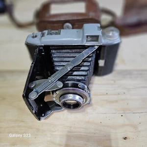 Vintage Kodak Tourist Folding Camera Untested 620 Form With Durable Leather Case - Picture 1 of 13