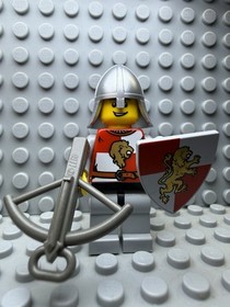Lego Castle Kingdoms Lion Knight Minifigure 10223 Open Grin + shield And Weapon
